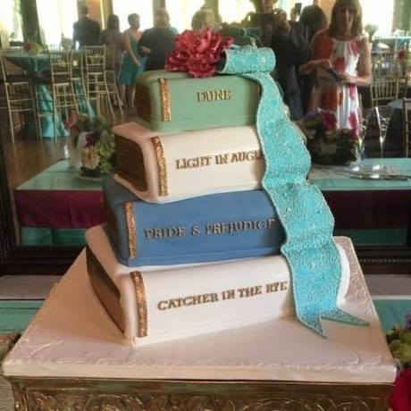 Julie and Robb's wedding cake.jpg